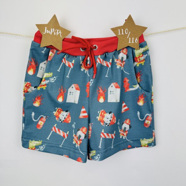 Sommer-Shorts Feuer