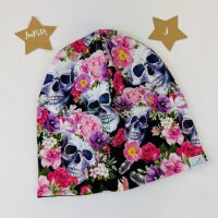 Beanie florale Totenköpfe