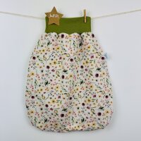 Strampelsack Blumen und Blätter